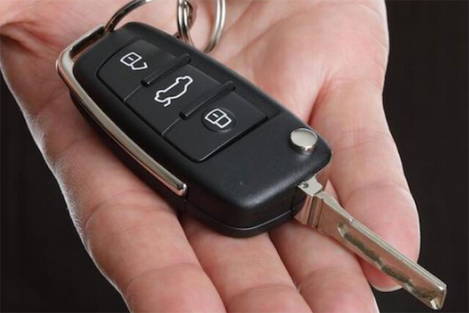 Araba anahtari yedek anahtar kontak tamiri kayip anahtar kodlama remote key
