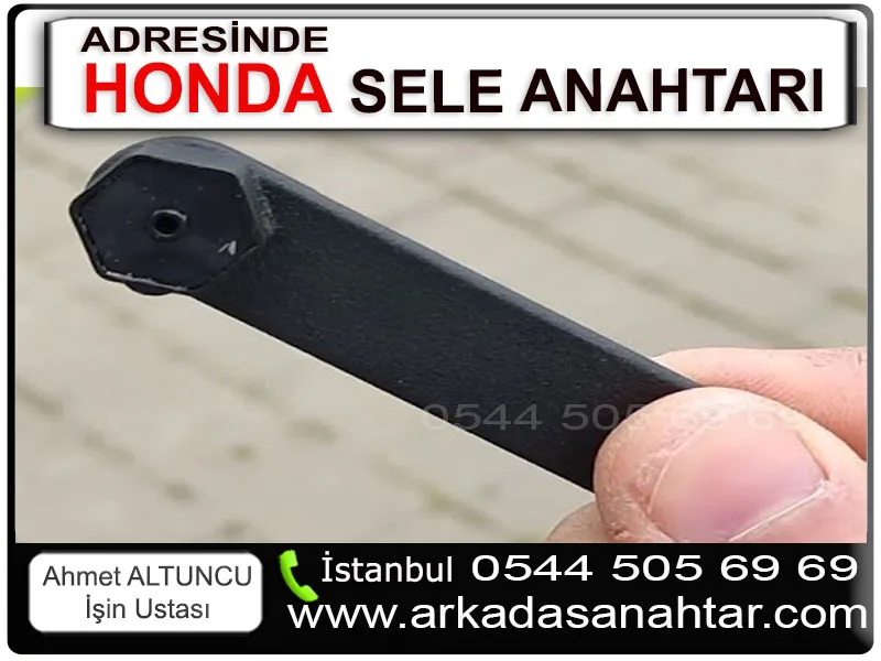Honda Sele Anahtarı koltuk açma anahtarı yapımı. Motosiklet kullanıcıları için sele anahtarı, hem güvenlik hem de pratiklik açısından önemli bir detaydır. Sele altına yerleştirilen bagaj bölmesi, genellikle anahtar ile açılır ve burada kişisel eşyalar, evraklar ya da küçük bakım ekipmanları saklanabilir.