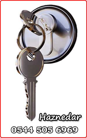 Kapıda mı kaldınız? Anahtarınızı mı unuttunuz? Kilidiniz mi arızalandı? Haznedar Mahallesi’nde tüm bu sorunlara çözüm üreten, profesyonel ve güvenilir bir çilingir mi arıyorsunuz? Doğru yerdesiniz! Haznedar mahallesi bölgesinde uzun yıllardır hizmet veren firmamız, hergün anahtarcı ve çilingir hizmeti sunmaktadır. Deneyimli ekibimiz, gelişmiş ekipmanlarımız ve müşteri memnuniyetini esas alan hizmet anlayışımızla, her türlü kilit ve anahtar sorununu en kısa sürede ve en güvenli şekilde çözüyoruz. Sadece ev anahtarı değil otomobil anahtarı ve çilingir hizmeti konuzunda zirve yapmış olan Arkadaş Oto Anahtarın 35 yılllık tecrübesine herkes gibi sizlerde güvenebilirsiniz.