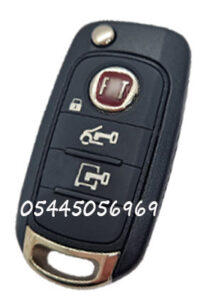 Ducato anahtarı Fiat modellerinde yedek anahtar ihtiyacınız varsa veya tüm anahtarlarınızı kaybettiyseniz, gelişmiş cihazlarımız ve orijinal uyumlu yazılımlarımızla hızlı ve güvenli çözümler sunuyoruz 0544 505 6969. 2021 ve sonrası yeni nesil Ducato modellerinde immobilizer sistemi daha karmaşık olduğu için her anahtar işlemi uzmanlık gerektirir. Bu nedenle aracınızın beynine zarar vermeden, kapı veya kontak aksamına müdahale etmeden anahtar üretimini profesyonel şekilde gerçekleştiriyoruz.